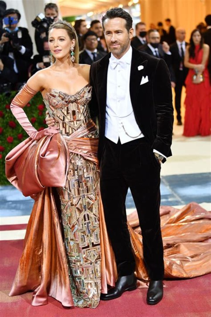 Ryan Reynolds & Blake Lively On Red Carpets Together – Pics – Hollywood Life